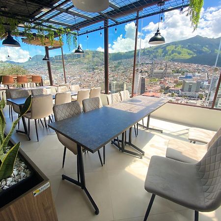 Hostal La Terraza - Roof Terrace Overlooking The North And Historic Centre Quito Exterior foto