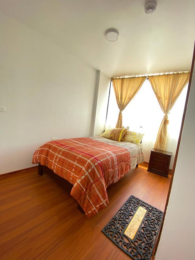 Hostal La Terraza - Roof Terrace Overlooking The North And Historic Centre Quito Exterior foto