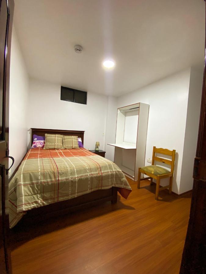 Hostal La Terraza - Roof Terrace Overlooking The North And Historic Centre Quito Exterior foto