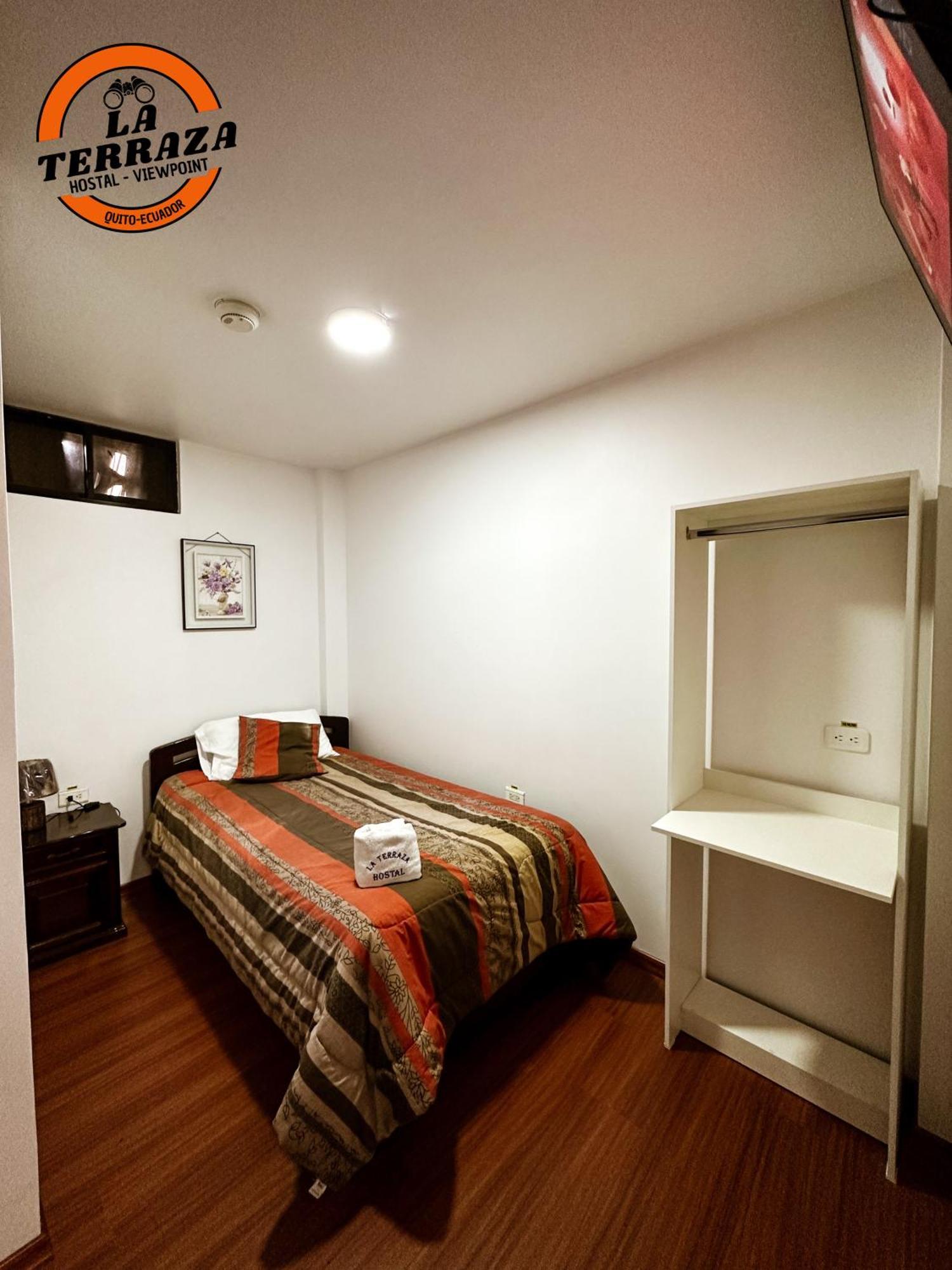 Hostal La Terraza - Roof Terrace Overlooking The North And Historic Centre Quito Exterior foto